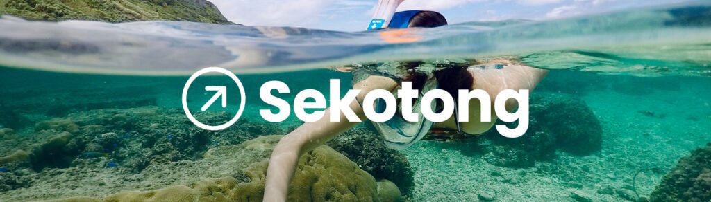 Aktivitas snorkeling dengan ikan dan terumbu karang di Sekotong